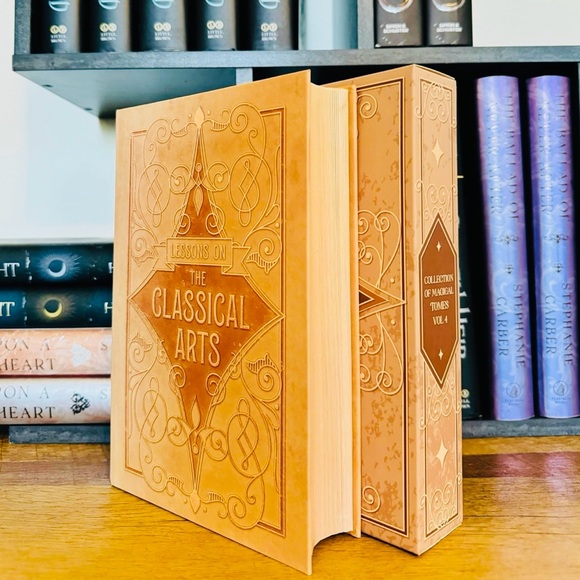 Fairyloot Exclusive Secret Book - Collection of Megical Tomes Vol. 4 - Picture 2 of 12
